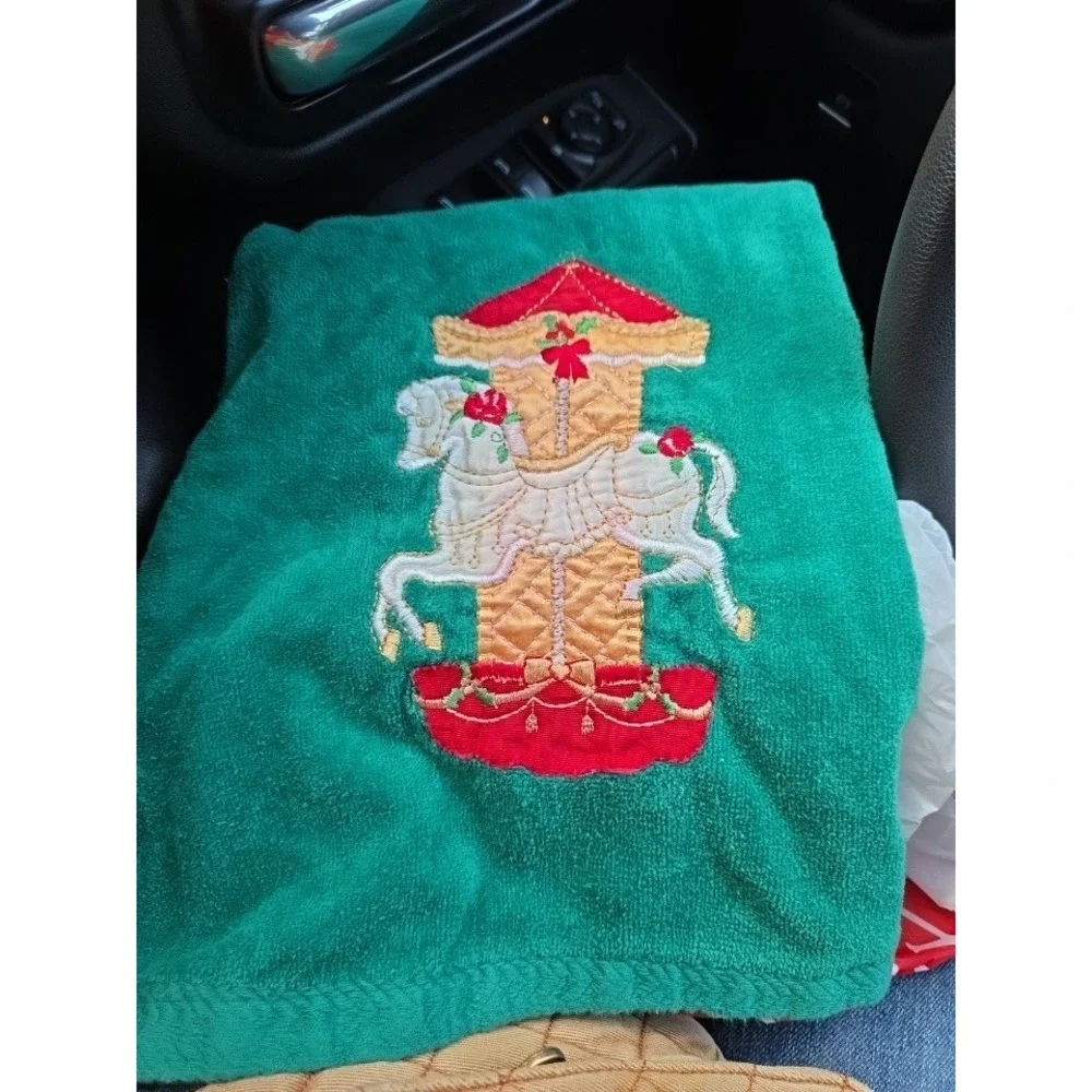 Vintage Christmas Carousel Horse Bath Towel & Washcloth Set Green Made in USA